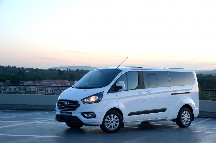  Ford Tourneo Custom LWB 2018 года  (ZA) (фото 10 из 22)